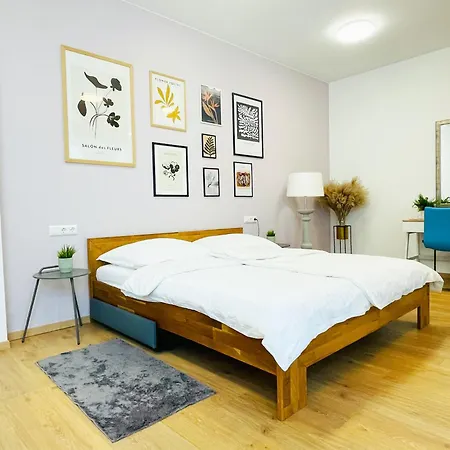 Salon Des Fleurs Linz-landstrasse Apartamento Linz